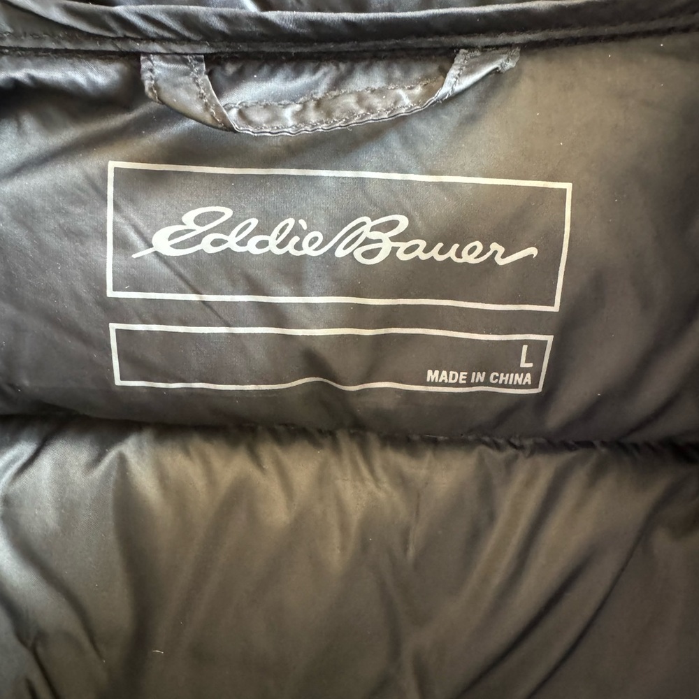 Eddie Bauer Women’s Black Puffer Vest - Picture 2 of 3